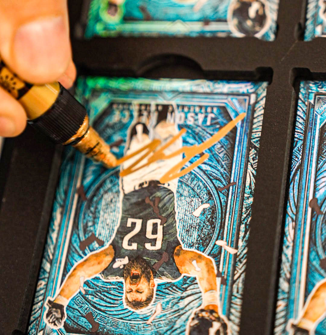 IMMORTAL MOMENTS™ JASON KELCE "THE UNDERDOG" LII CHAMPIONS SET